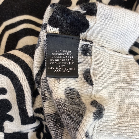 Sarah Spencer, ladies cotton button up cardigan in black and white. - Picture 6 of 8